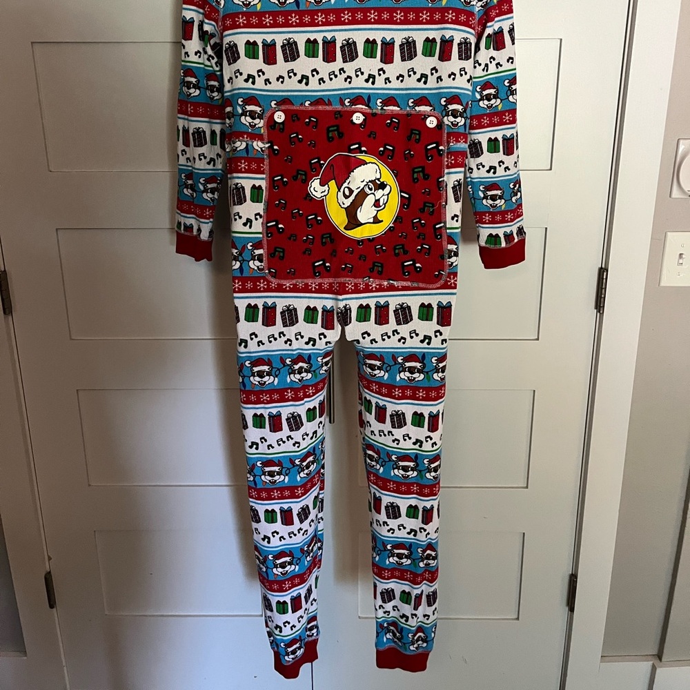 Christmas Holidays Festive Adult Pajamas with Fun Print Bucees XL NWT - Picture 3 of 4